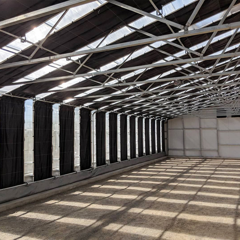 Volledig verlichting ontbering kas met blackout film en op maat gemaakte warm gegalvaniseerd staal buis frame